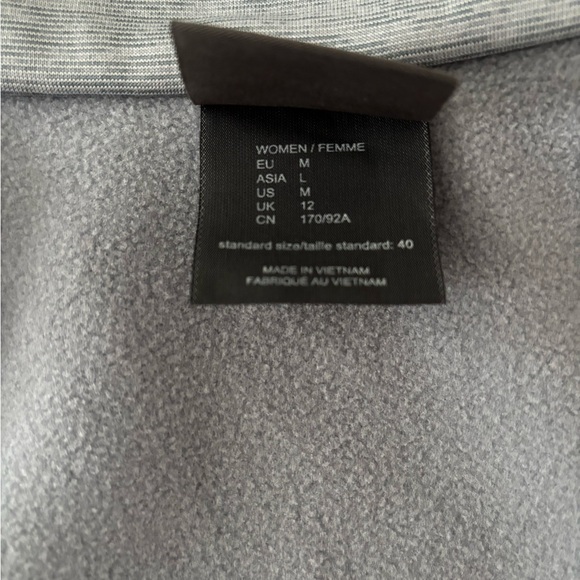 Jack Wolfskin Women’s Light Gray Fleece Midlayer - Picture 4 of 8